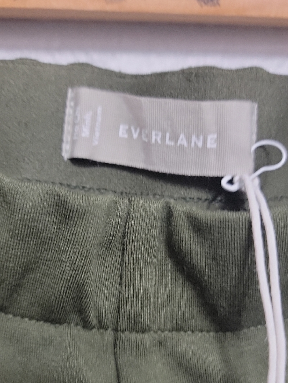 Everlane The Dream Pant in Forest Green, Large - Picture 3 of 14